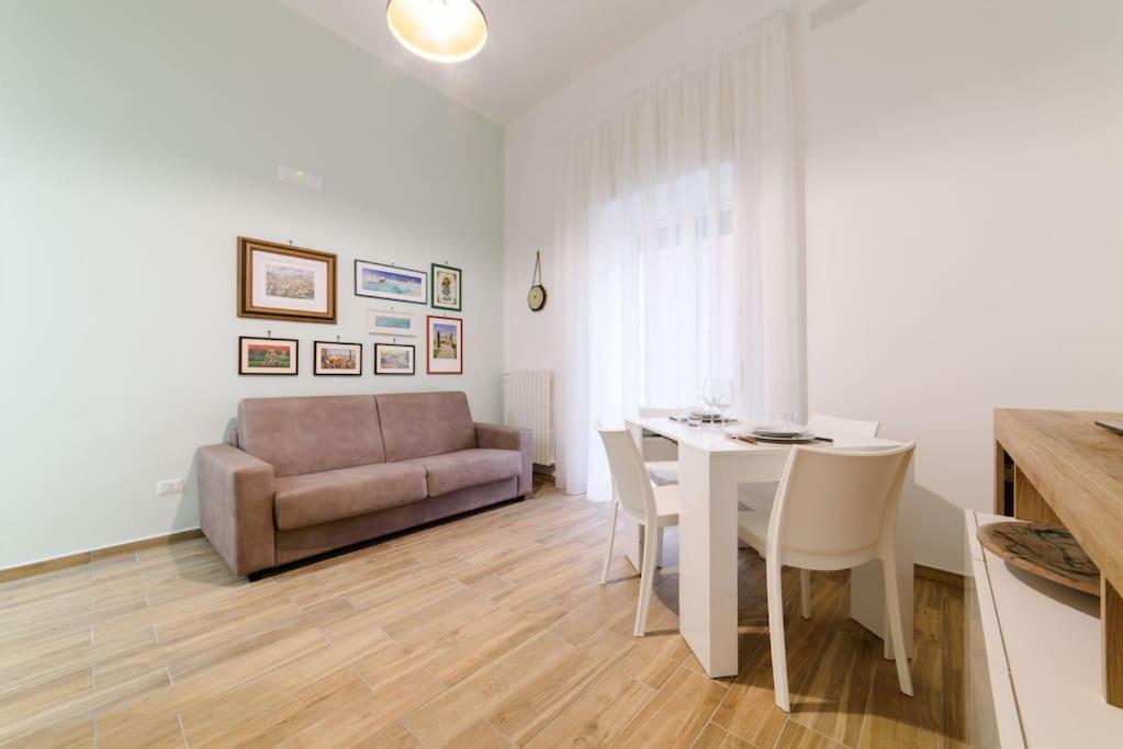 Apartmán Stazione Treni - Wi-Fi & Netflix Cozy Space Salerno Exteriér fotografie